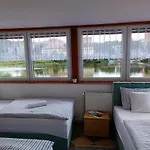 Apartmán U Bocmana S Výhledem Na Zámek A Labe Decin