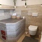 U Bocmana S Výhledem Na Zámek A Labe Decin
