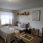 U Bocmana S Výhledem Na Zámek A Labe