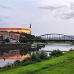 U Bocmana S Výhledem Na Zámek A Labe